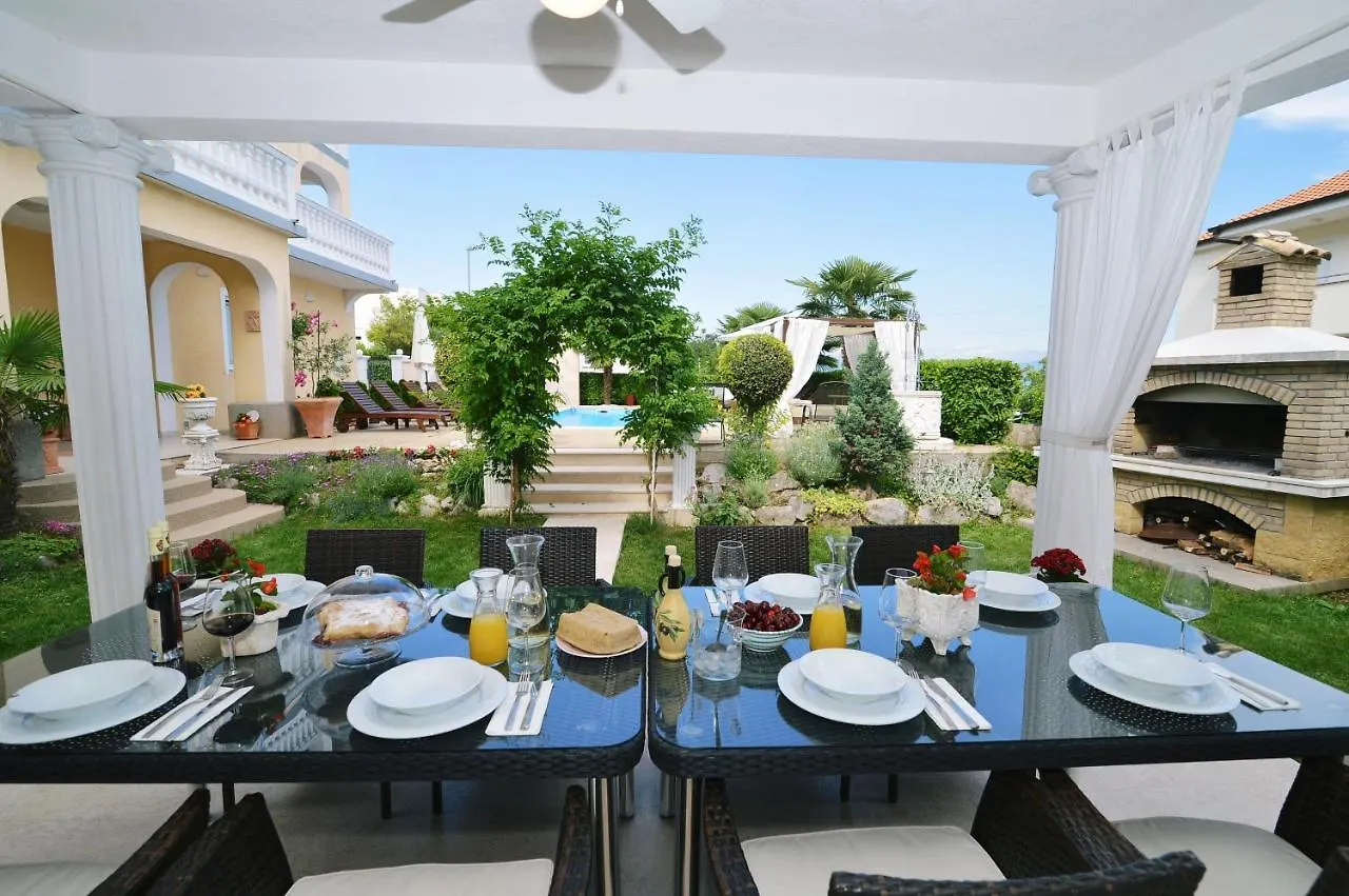 Apartments Villa Chiara Opatija Ičići 0*,